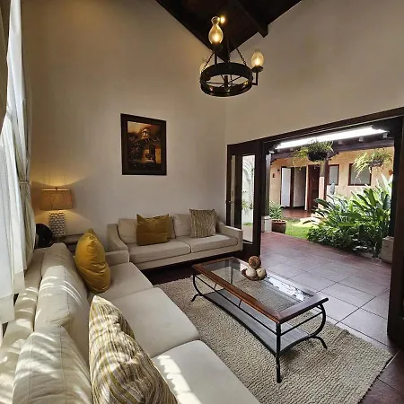 Villa Charming Colonial - Hot Tub - Walk To Antigua Ctr
